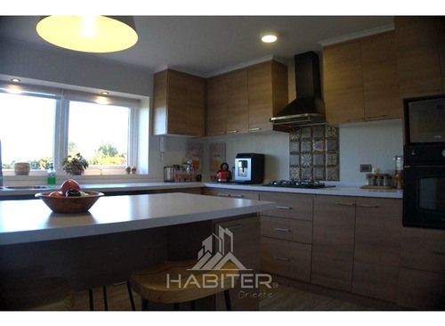 Casa Y Cabaña En Venta De 6 Dorm. En Puerto Varas