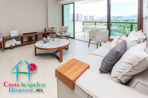 Cad La Isla Emerald L7. Con Las Mejores Amenidades. Terraza Con Vista Parcial Al Mar