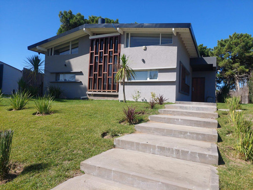 Casa En Venta - 3 Dormitorios 2 Baños - 625mts2 - Pinamar