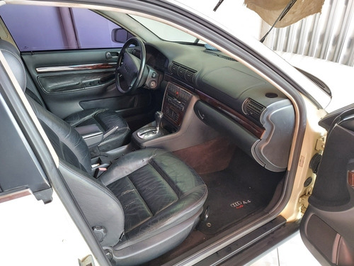 Audi A4 2.8 V6 30v
