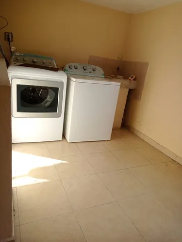 Casa En Venta De 717m2 Con 4 Recamaras En Zona Esmeralda Atizapán Edomex.