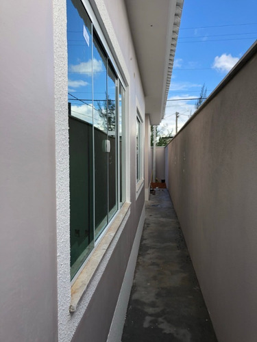 Imagem 16 de 17 de Ótima Casa Linear, De 03 Quartos, Sendo 01 Suíte, Sala Ampla Em Dois Ambientes, 01 Banheiro Social, Cozinha, Área De Serviço, E 02 Vagas De Garagens. - 863 - 69399334