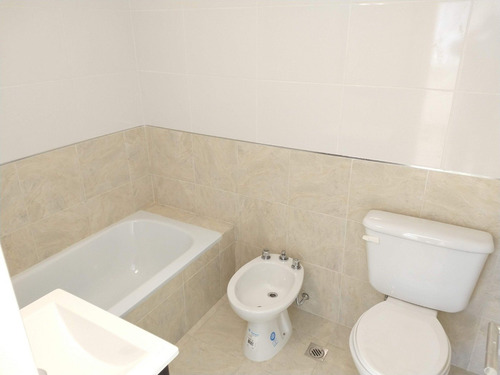 Imagen 3 de 11 de Vendo Ph A Estrenar - Zona Chauvin