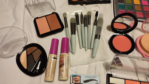 Pack De 16 Piezas De Maquillaje Variado, Basicos De Belleza