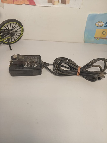 Cargador Original Kyocera (v8) Negro (Usado)