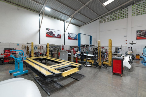 Mariche !! En Venta Galpón Y Taller De Latoneria Y Pintura Dotado Con Equipos De Última Generación Y Tecnología De Avanzada, 1.000 M2 Const., 700 M2 Terreno. Ubicado A Solo 3 Minutos Univ. Santa María