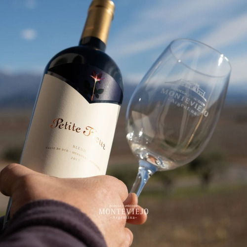 Imagen 3 de 10 de Vino Petite Fleur Blend Caja X 6 X 750ml. --