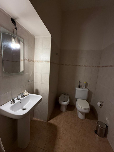 Vendo Casa De 3 Dorm. En Barrio Arguello A 2 Cuadras De Rect