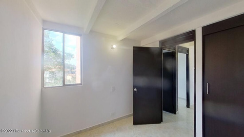 Imagen 13 de 16 de Vendo Apartamento En Pajarito(medellin) C.m 23-549