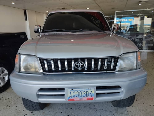 Imagen 2 de 8 de Toyota Prado
