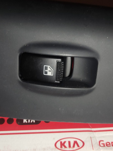 Imagen 4 de 5 de Mando Suiche Vidrio Delantero Derecho Kia Sportage 2.0