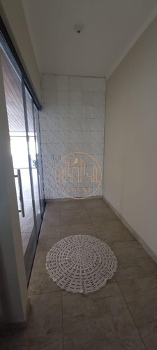 Imagem 2 de 30 de Área Com Duas Casas E Um Galpão - 4412