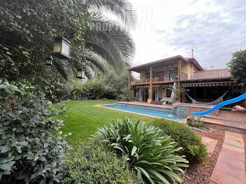 Casa En Venta De 3 Dorm. En Colina