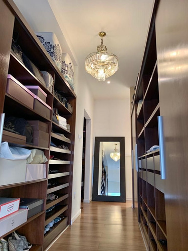 Casa En Venta De 3 Dormitorios En La Tahona