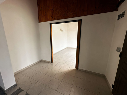 Chalet Con Amplio Lote 623 M2