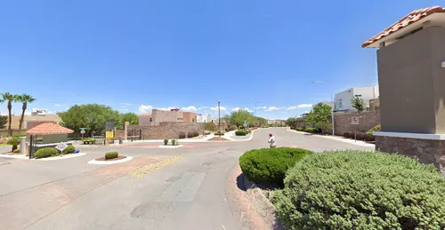 Casa En Venta En Cerrada Rioja, Chihuahua, Chih. G D