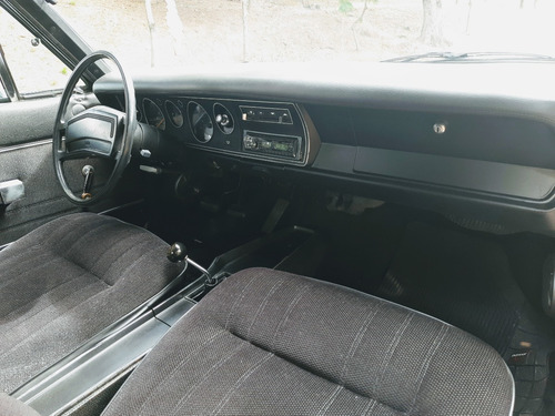 Dart De Luxo V8 318