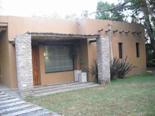 Imagen 2 de 13 de Casa - Barrio Parque Leloir