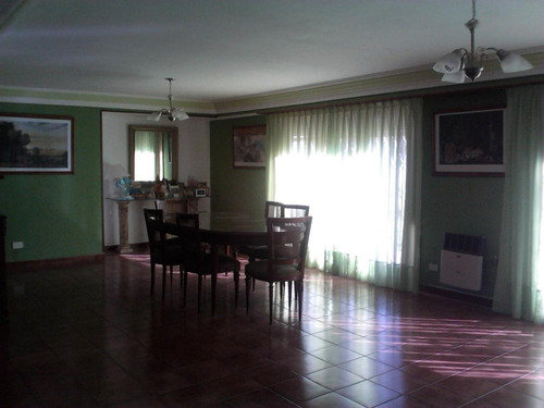 Imagen 23 de 27 de Quinta En Venta - 5 Dormitorios 3 Baños - 396mts2 - Mar Del Plata