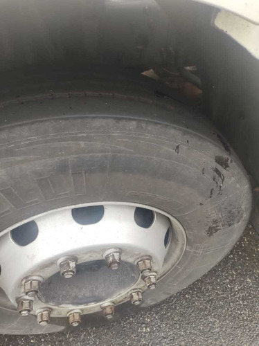 Imagem 7 de 10 de Volvo Vm 17-240