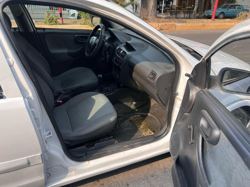 Chevrolet Corsa 1.8 4p Comfort A Mt