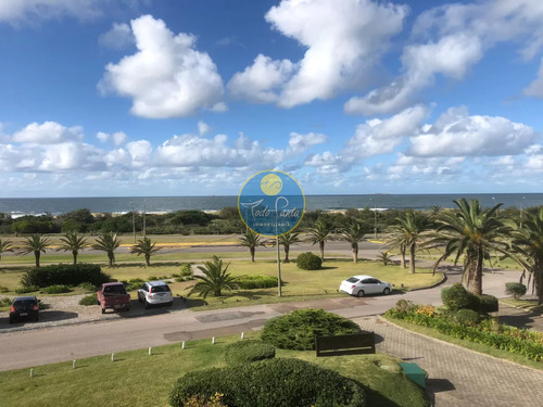 Oportunidad Para Comprar Apartamento En Primera Línea Financiado, Con Vista Frontal Al Mar. Punta Del Este.