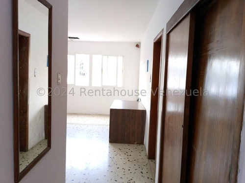 Casa Quinta,calle Cerrada De Dos Niveles 24-19753