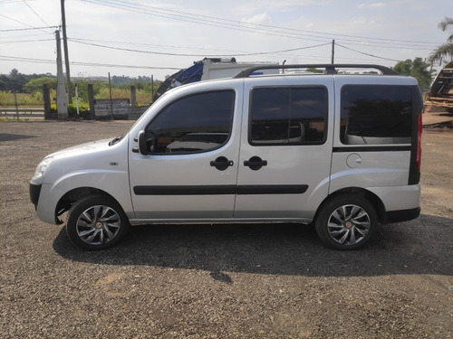 Imagem 3 de 15 de Fiat Doblo 2017 1.8 16v Essence 7l Flex 5p