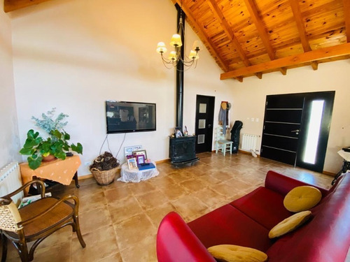 Venta De Vivienda Con Casa De Té En Villa General Belgrano - Inv0035