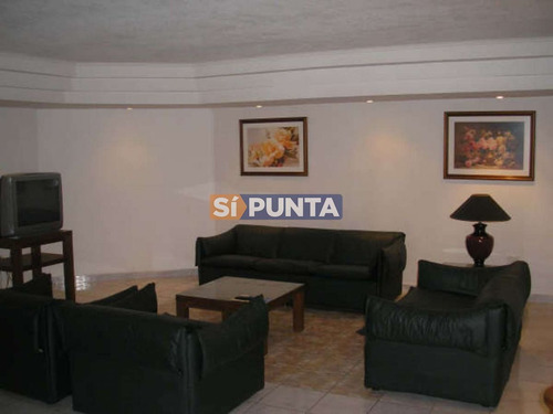 Imagen 20 de 30 de Apartamento En Alquiler Anual