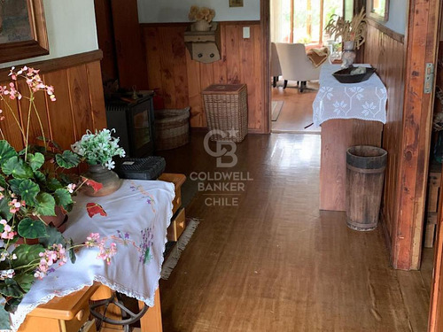 Hermoso Sitio Con 2 Casas En Frutillar Bajo.