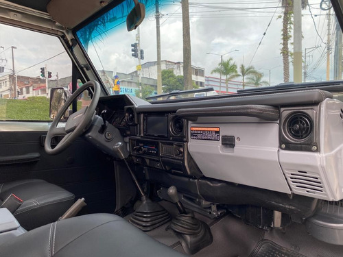 Imagen 10 de 15 de Toyota Land Cruiser Fzj73 4.5 1998