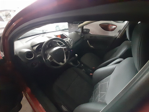 Imagen 2 de 3 de Ford Fiesta Kinetic Design 2012 1.6 Design 120cv Titanium