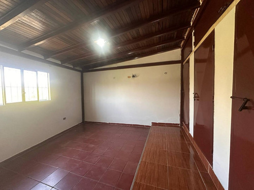 Se Vende Apartamento En Lomas Del Este, Valencia, Listo Para Firmar, 32.000$ Mml Solo Clientes