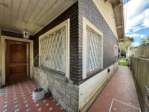 Venta - Casa Con Fondo Libre