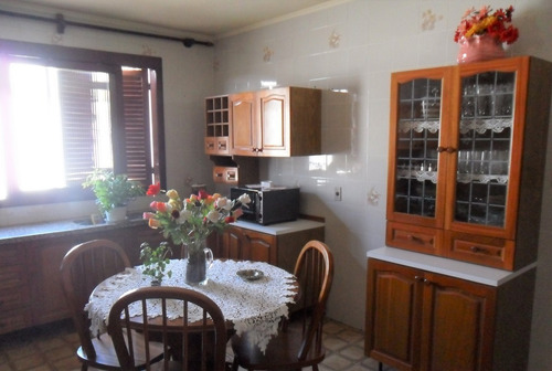 Casa Em Tristeza Com 3 Dormitórios - Vob4509
