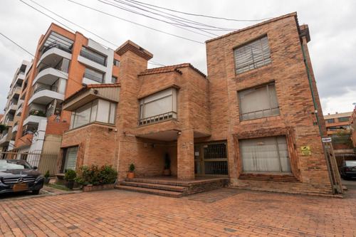 Oficina En Arriendo En Santa Barbara Occidental. Cod A14765