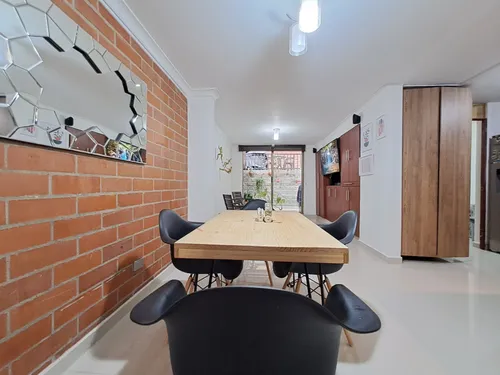Casa En Venta En La Mota. Cod V17206
