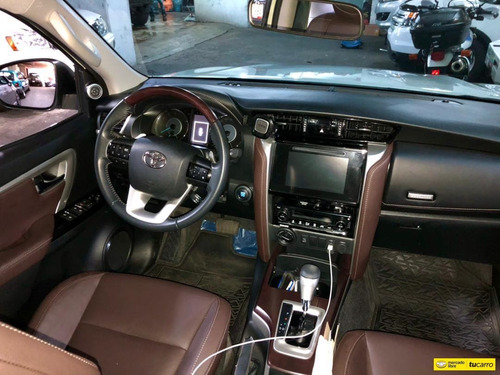 Toyota Fortuner Srx 4x4