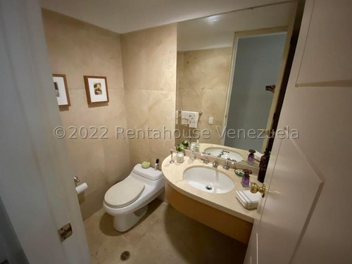 Apartamento En Venta 23-1173 En Country Club