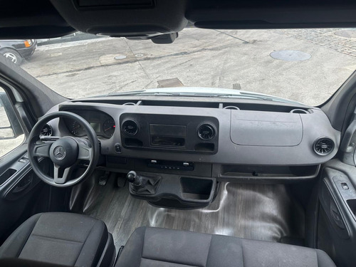Mercedes-Benz Sprinter Van 28lugaresdoc ônibus