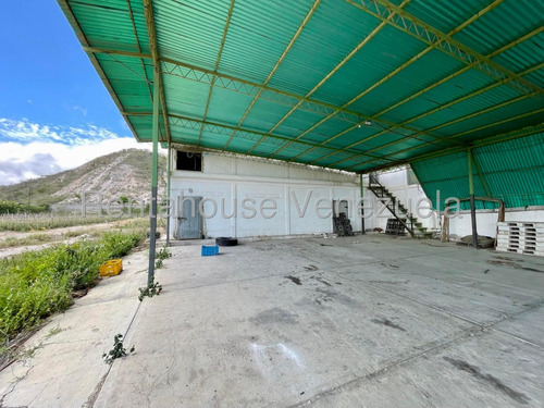Julian Galindez Vende Galpones En La Avenida Florencio Jimenez Barquisimeto #25-9277