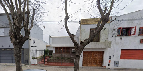 Casa En Venta  La Plata