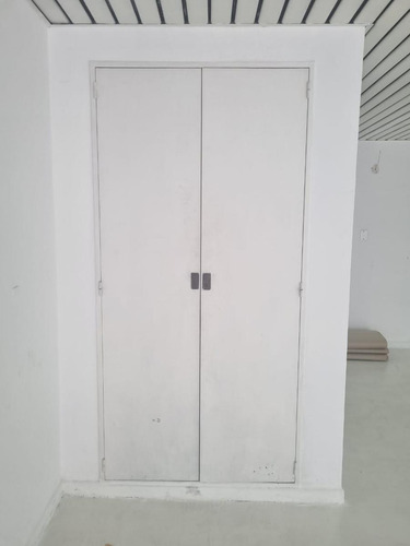 Oficina Venta Monserrat Impecable Al Frente
