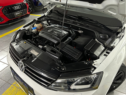 Volkswagen Jetta 2.0 TSI HIGHLINE 211CV GASOLINA 4P TIPTRONIC