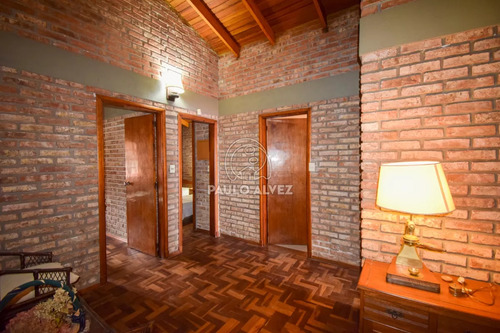 Casa En Alquiler Temporal En Piriápolis, Ideal Para Disfrutar En Vacaciones, Tres Dormitorios, Baño. A Metro Del Mar