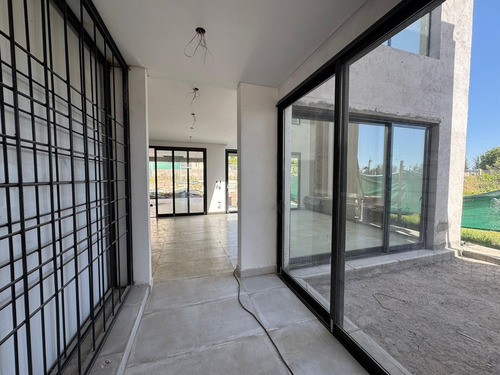 Casa A La Venta En Barrio Alma Gardenia- Lote A2