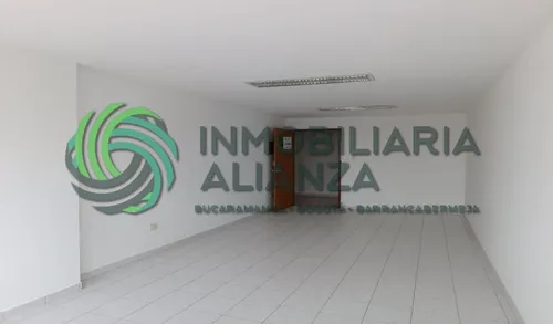 Oficina En Arriendo En Centro. Cod A15958