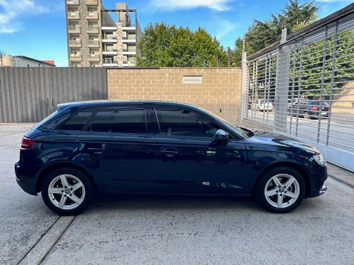 Imagen 4 de 9 de Audi A3 Sportback 1.4 Tfsi Alcantara