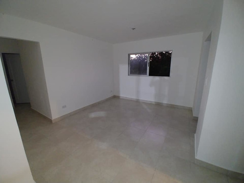 Apartamento Ubicado En Los Palmares De Caleta, La Romana